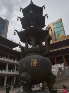 Schrein in der Mitte des Jing An Tempel