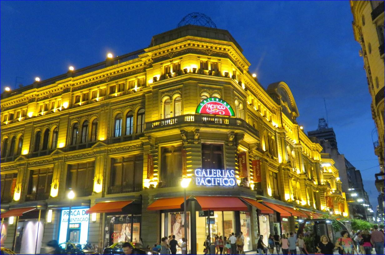Galeria Pacifico in Buenos Aires bei Nacht